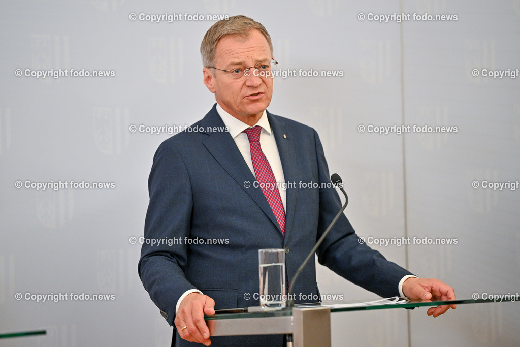 Pressekonferenz mit LH Stelzer_ 20 Jahre Lern- und Gedenkort Schloss Hartheim_ 14.06.2023-13 | 14.06.2023, Landhaus Linz, AUT, Pressekonferenz mit LH Stelzer, 20 Jahre Lern- und Gedenkort Schloss Hartheim, im Bild LH Thomas Stelzer (VP)