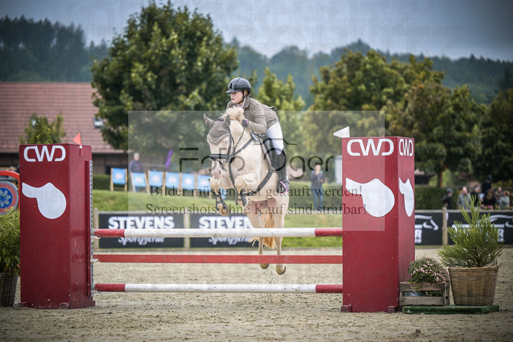 DOS_1710 | Entdecke hochwertige Reitturnierfotos von Foto Oger. Professionell, emotional und authentisch – jetzt Lieblingsmomente im Shop bestellen.Deutschlandweite Turnierfotografie. - Realisiert mit Pictrs.com