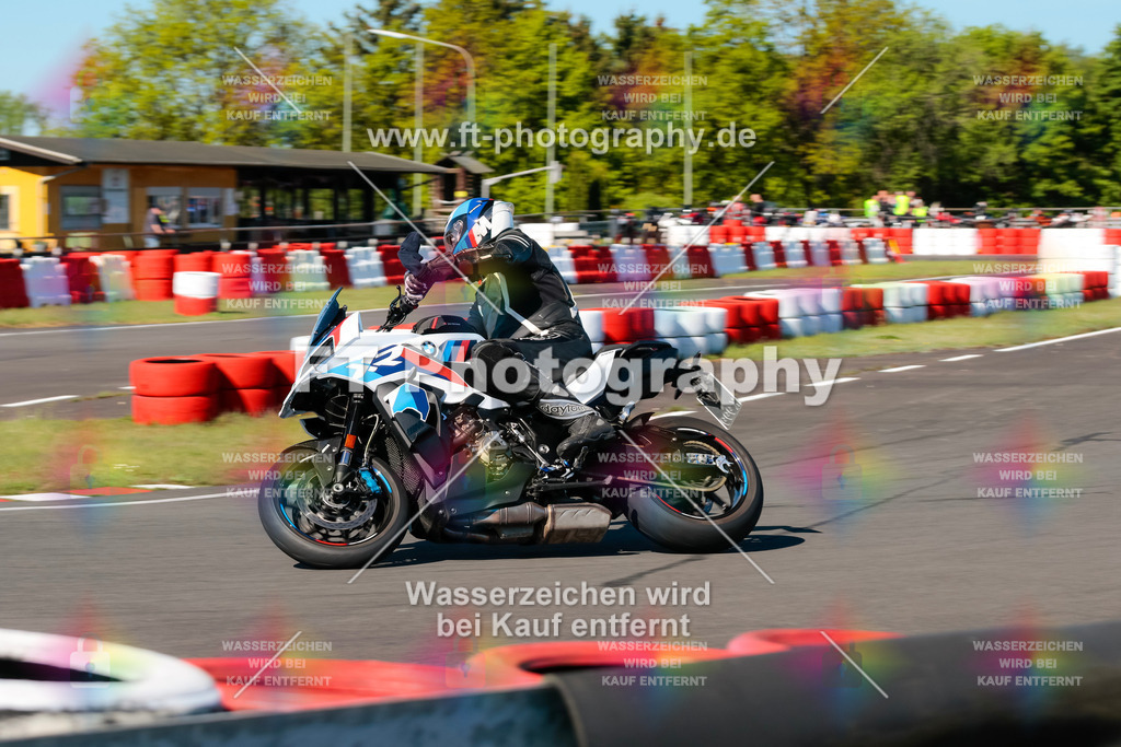 Moto-TeamOBK-21511 | Hier findet Ihr Bilder von Touristenfahrten auf der Nürburgring Nordschleife oder von anderen Veranstaltungen die ich besucht habe. Viel Spass beim Durch Schauen 