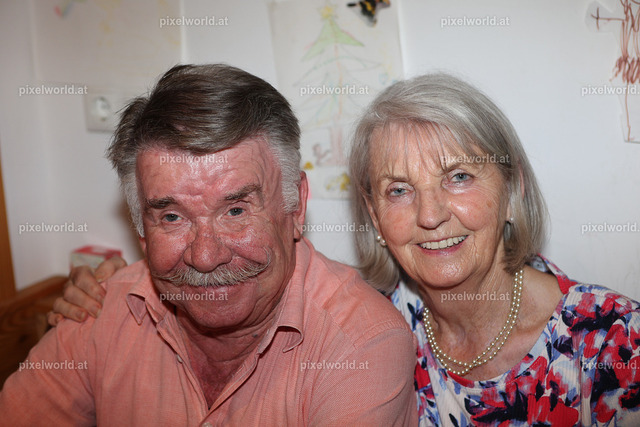 Letzer Dämmershoppen 2025 beim Buggl Volte | Bildershop von pixelworld.at - Realisiert mit Pictrs.com