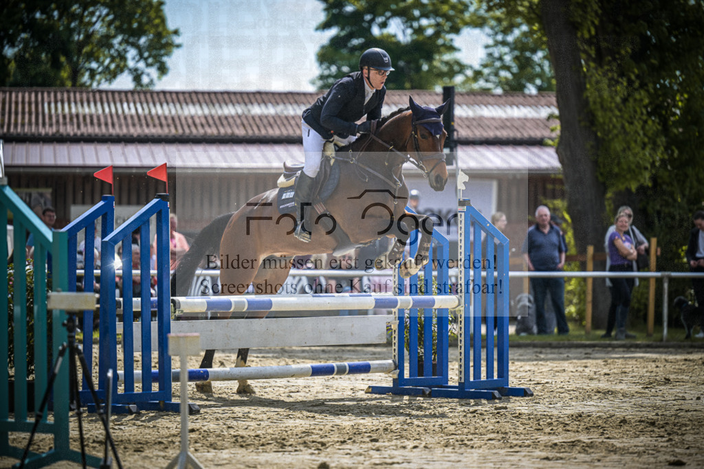 DOS_9962 | Entdecke hochwertige Reitturnierfotos von Foto Oger. Professionell, emotional und authentisch – jetzt Lieblingsmomente im Shop bestellen.Deutschlandweite Turnierfotografie. - Realisiert mit Pictrs.com