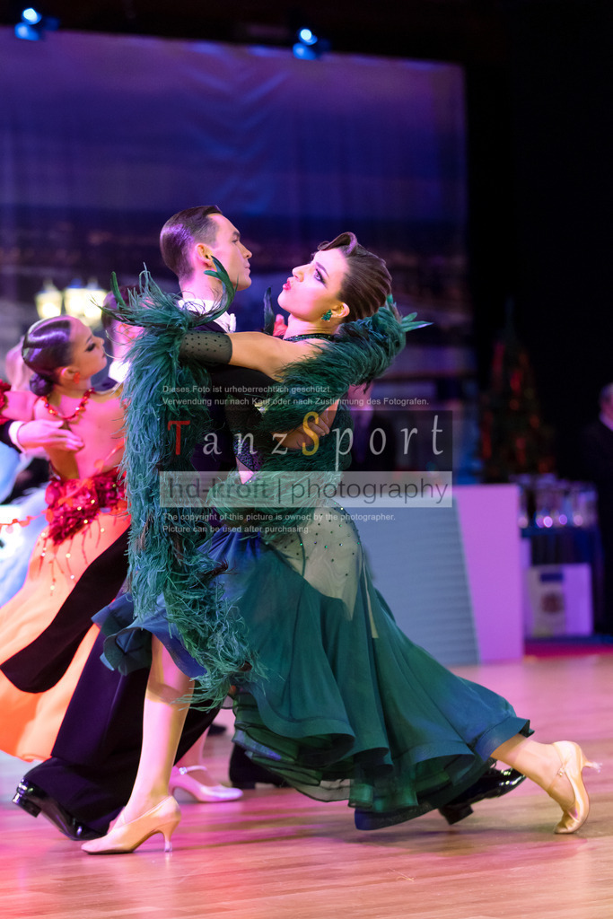 20241215_WDSF_Int_Open_Std-Riga-9170 | Tanzsportbilder, Standardtanz, Lateintanz, WDSF, DTV, LTVB, dancecomp, goc, hessen tanzt, blaues band der spree, walzer, tango, wiener walzer, slowfox, quickstepp, samba, rumba, cha-cha-cha, paso doble. jive, hd-kroft photography, turniertanzsport