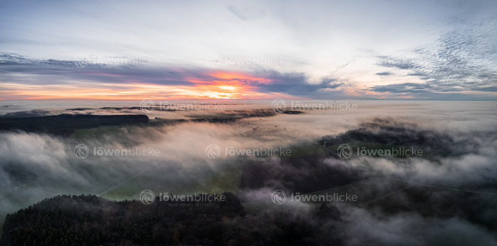 Alb mit Schalkstetten im Nebel | löwenblicke | shop