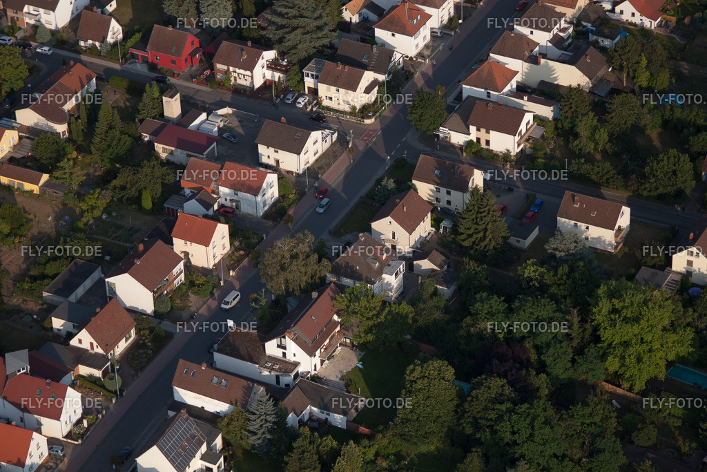 Ortsansicht | Luftbild: Ortsansicht im Ortsteil Dannstadt in Dannstadt-Schauernheim im Bundesland Rheinland-Pfalz in Deutschland. Foto: IMG_68986.jpg vom 24.06.2014 durch Werner Riehm/FLY-FOTO.de - Realisiert mit Pictrs.com