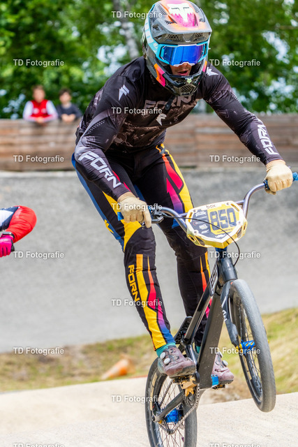 BayBMX2026-05895 | Fotogalerie von Thomas Dettweiler mit Eventbildern und lizenzfreien Fotos. Perfekt als Wandbild, für Büro, Website oder private Nutzung. - Realisiert mit Pictrs.com