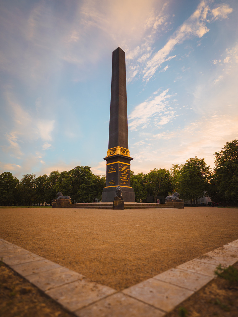 Löwenwall | Entdecke exklusive Fotokunst aus Braunschweig: Bildband, Leinwände, Postkarten, Kalender, digitale Downloads & Bildlizenzen. Jetzt im offiziellen Beautiful Braunschweig Shop! - Realisiert mit Pictrs.com