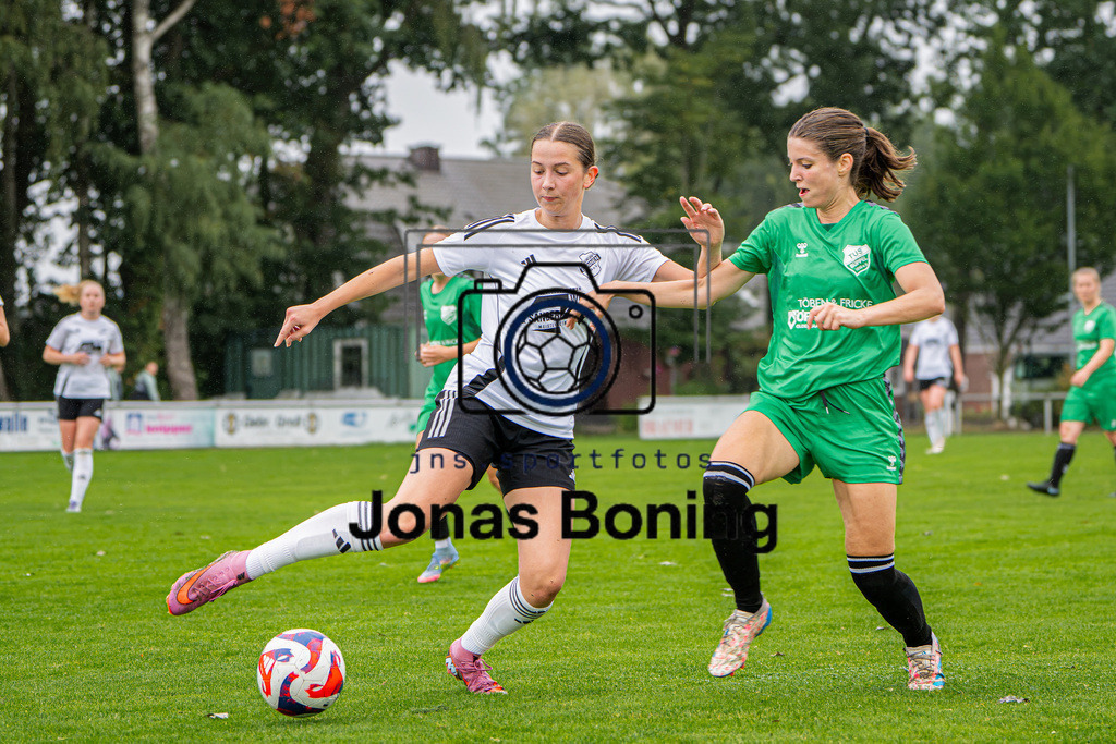 Fußball I Frauen I Saison 2026-2027 I Oberliga Niedersachsen I 2. Spieltag I DSJ SV Bunnen - TuS Büppel I 1945 | jns.sportfotos - Realisiert mit Pictrs.com