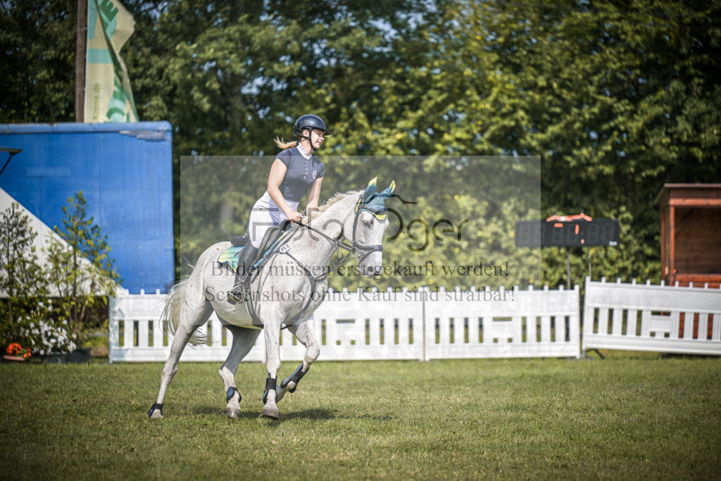 DOS_3921 | Entdecke hochwertige Reitturnierfotos von Foto Oger. Professionell, emotional und authentisch – jetzt Lieblingsmomente im Shop bestellen.Deutschlandweite Turnierfotografie. - Realisiert mit Pictrs.com