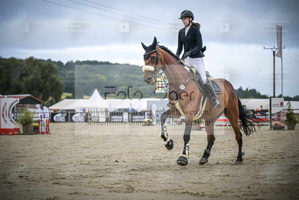 DOS_1075 | Entdecke hochwertige Reitturnierfotos von Foto Oger. Professionell, emotional und authentisch – jetzt Lieblingsmomente im Shop bestellen. - Realisiert mit Pictrs.com