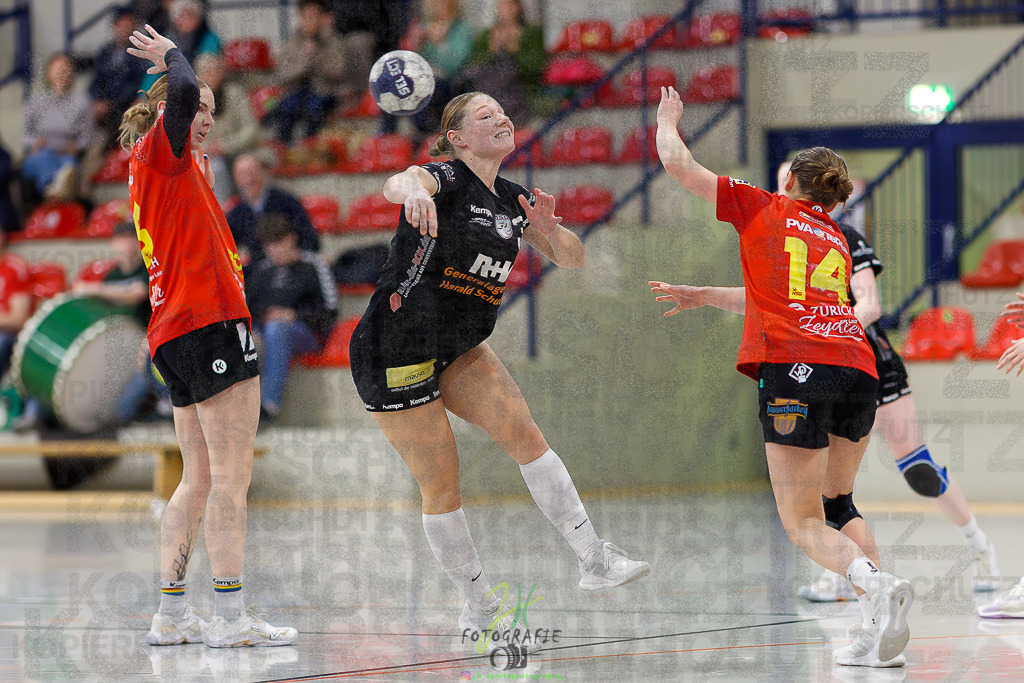 Frauen Regionalliga (HHV); HSG Wettenberg - HSG Twistetal | Frauen Regionalliga (HHV); HSG Wettenberg - HSG Twistetal am 08.11.2025 in Launsbach (Wettenberg) (Halle GS Launsbach (Wettenberg))Photo © 2025 - Jörg Heinrich - Realisiert mit Pictrs.com