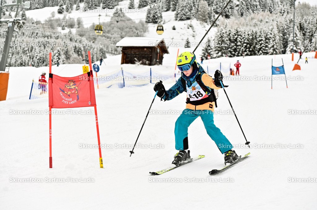 SRF_20.02.2026_0632 | Skirennfotos,Serfaus,Fiss,Ladis,Kinderskirennen,Winter,Tirol,Oberland,skirace,SFL,feelfree,weil wir's genießen,ski,Ski,skifahren,Sonnenplateau, - Realisiert mit Pictrs.com