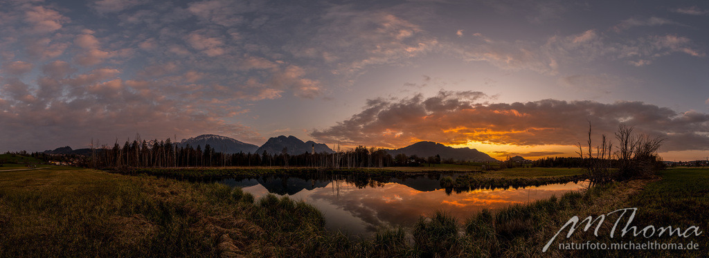 Sonnenuntergang Berger Moos Pfronten | Dies ist der Online-Shop von naturfoto.michaelthoma.de. Ich bin leidenschaftlicher Naturfotograf und fotografiere von der Andromedagalaxie bis zum Zwergtaucher, von der Ameise bis zum Orionnebel alles was mit Natur zu tun hat. Hier kann eine Auswahl meine - Realisiert mit Pictrs.com