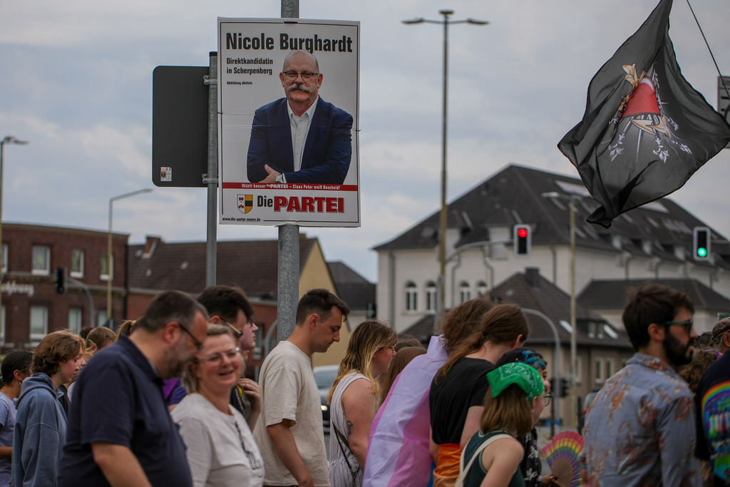 CSD_Moers_190725_162 | Bildergalerie von Sport-Ereignissen aber auch von weiteren spannenden Dingen - nicht nur vom Niederrhein. In Anlehnung an den bekannten Spruch von Hanns Dieter Hüsch heißt das Motto: "Niederrhein ist überall".  - Realisiert mit Pictrs.com