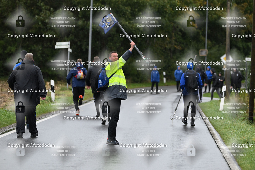 DSC_2505 | Thorsten Stielfsen ( mitte) als Bahnanweiser