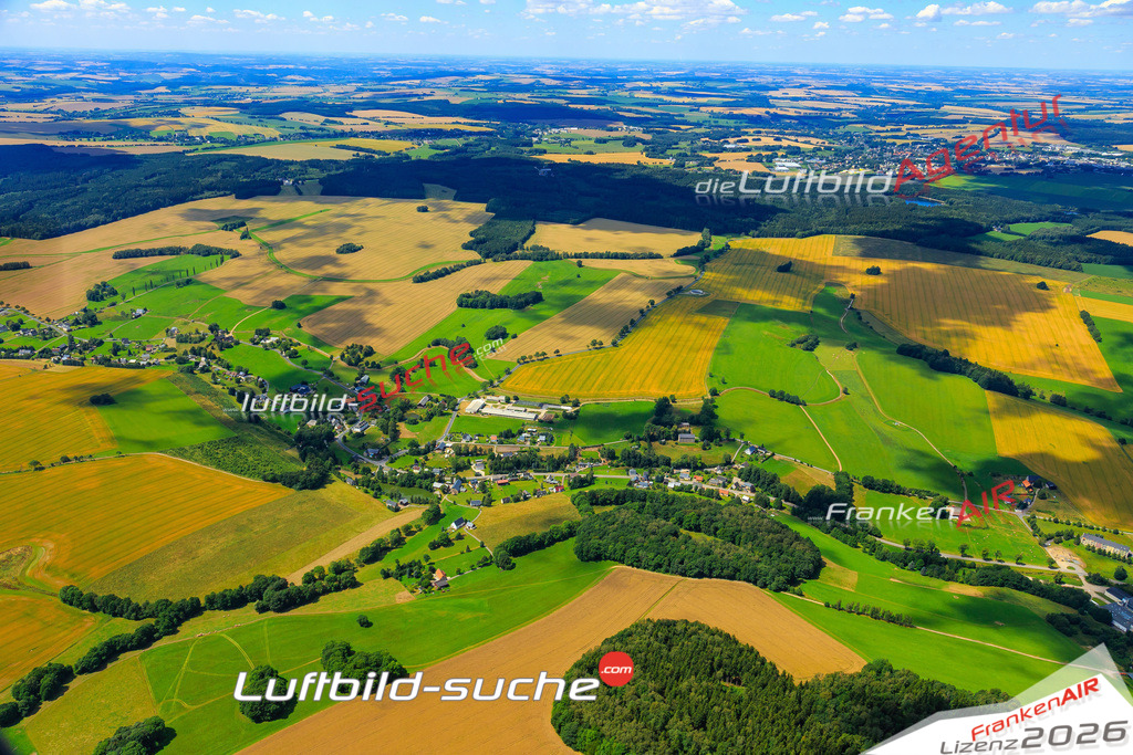 Die Luftaufnahme der Stadt Lichtenberg-erzgebirge wurde vom UL-Flugzeug heraus erstellt ( keine Drohne )- hohe Auflösung für beste Qualität
