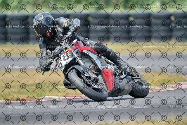 25bt04-1346 | markuskiefer.com - Realisiert mit Pictrs.com