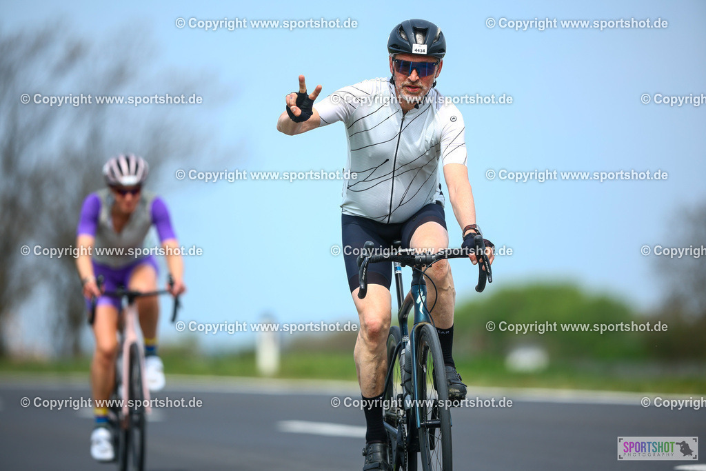 560_TRA56706 | Neusiedlersee Radmarathon 2026@sportshot_your_pictrs #yourpictures#roadtowm2029 #nrm #neusiedlerseeradmarathon #neusiedlersee #neusiedlerseetourismus #burgenland #mörbisch #nrm26 #burgenlandtourismus #voglundco #poweredbyburgenlandtourismus #radsport #rad #marathon #ucigranfondo #visitburgenland #ucigranfondoworldseries