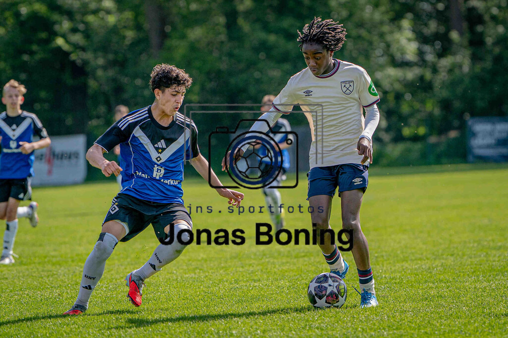 Fußball I C-Junioren I Saison 2025-2026 I Pfingsturnier Langförden I 13142 | jns.sportfotos - Realisiert mit Pictrs.com