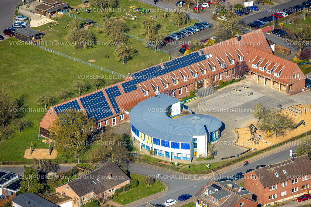 Nordkirchen250401033 | Luftbild, Grundschule Mauritiusschule und Schulhof, Solardach, Nordkirchen, Münsterland, Nordrhein-Westfalen, Deutschland