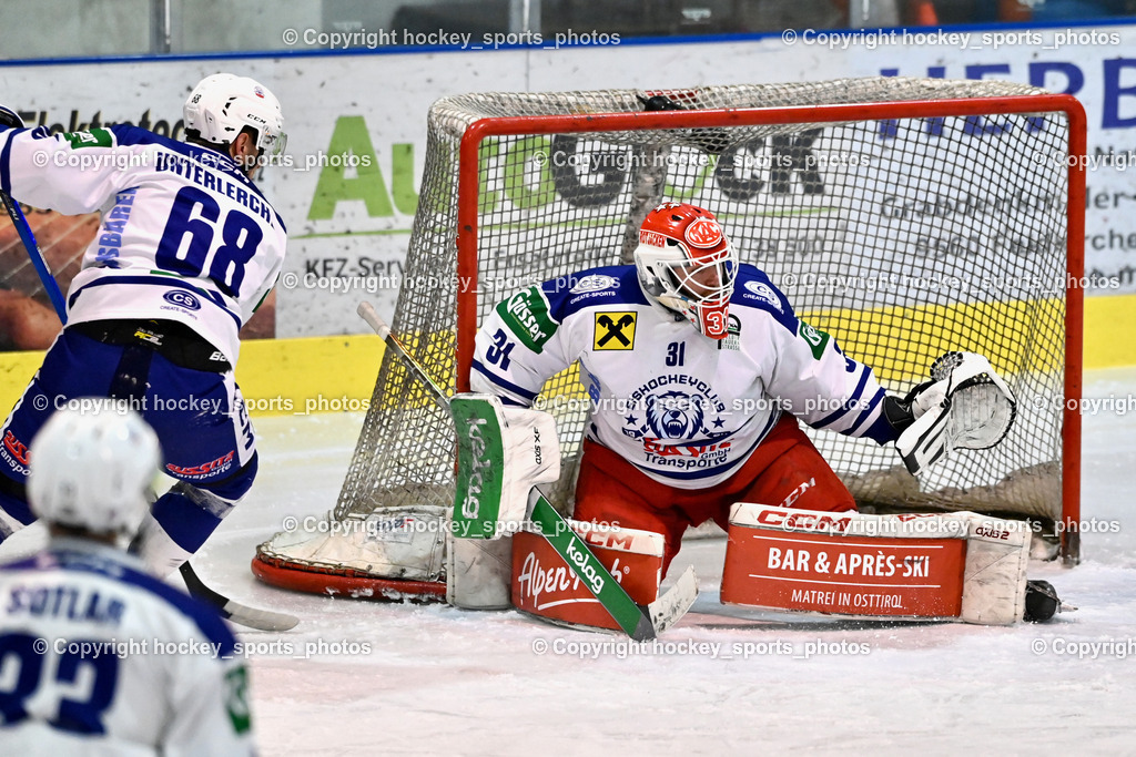 ESC Sparkasse STEINDORF vs. UECR Huben | #68 Unterlercher Martin UECR EISBÄREN HUBEN, #31 Sicher Michael UECR EISBÄREN HUBEN, ESC Sparkasse STEINDORF vs. UECR Huben, ESC Sparkasse STEINDORF vs. UECR Huben am 30.01.2026 in Steindorf (Ossiachersee Halle), Austria, (Photo by Bernd Stefan)