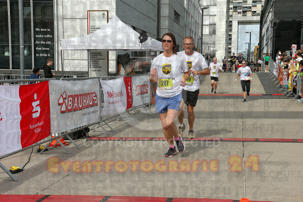 250920_1327_EX1_4775 | Sportfotografie im Rhein-Sieg Kreis, Köln, Bonn, NRW, Rheinland Pfalz, Hessen, etc. Unser Tätigkeitsfeld umfasst den Laufsport vom Volkslauf über den Marathon, Duathlon, Triathon bis zum Ultralauf wie Kölnpfad Ultra oder Schindertrail.