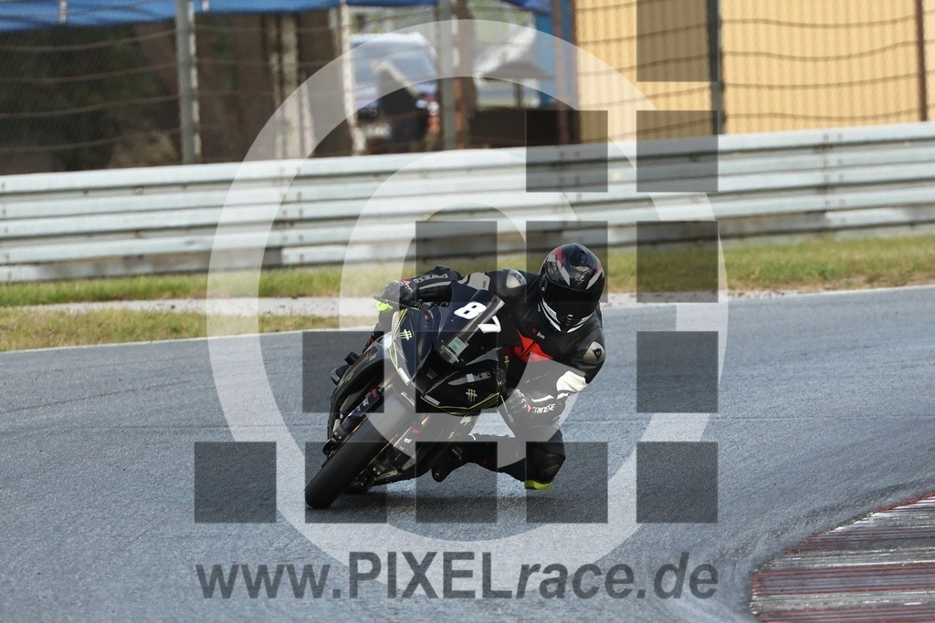 0087-20250909_15528 | Schöne Erinnerungen an spannende Momente - das festzuhalten ist unser Job. PIXELrace.de ist seit 2003 auf den Rennstrecken Europas unterwegs um die Action draußen beim Fahren und die wunderbare Stimmung imm Fahrerlager für euch einzufangen.