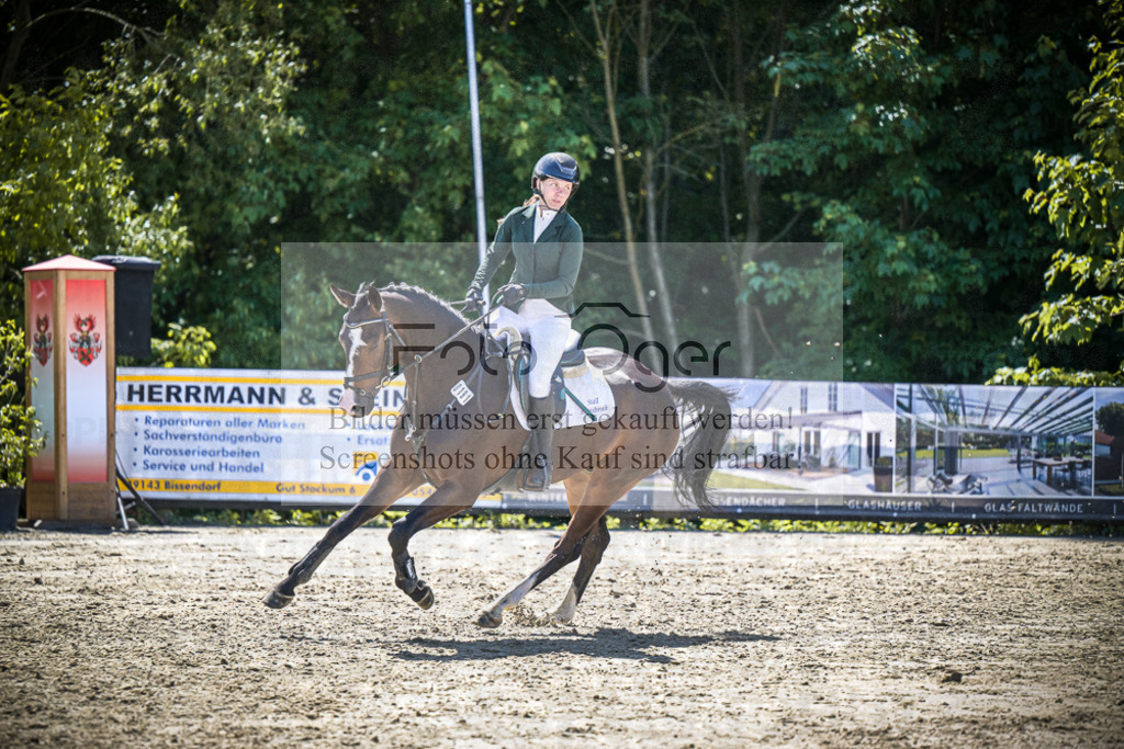 DOS_3149 | Entdecke hochwertige Reitturnierfotos von Foto Oger. Professionell, emotional und authentisch – jetzt Lieblingsmomente im Shop bestellen. - Realisiert mit Pictrs.com