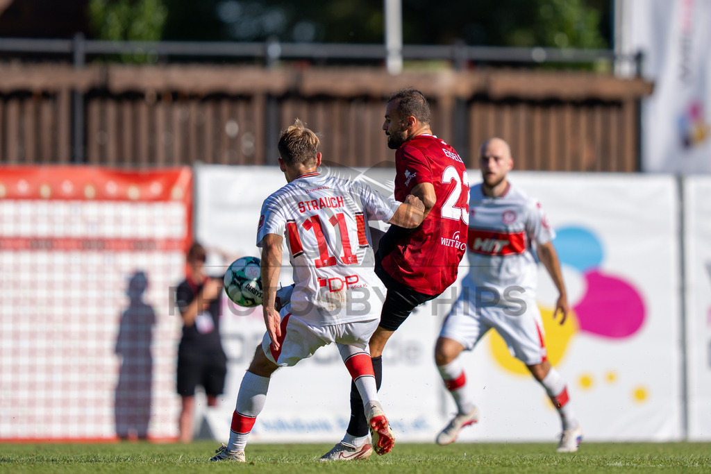 SG Sonnenhof Großaspach vs. Fortuna Köln, Fussball, 3. Liga, 1. Spieltag, 08.08.2026 | Fabian Eisele (SG Sonnenhof Großaspach, #23) im Zweikamf mit Georg Strauch (Fortuna Köln, #11),SG Sonnenhof Großaspach vs. Fortuna Köln, Fussball, 3. Liga, 1. Spieltag, 08.08.2026,DFB regulations prohibit any use of photographs as image sequences and/or quasi-video