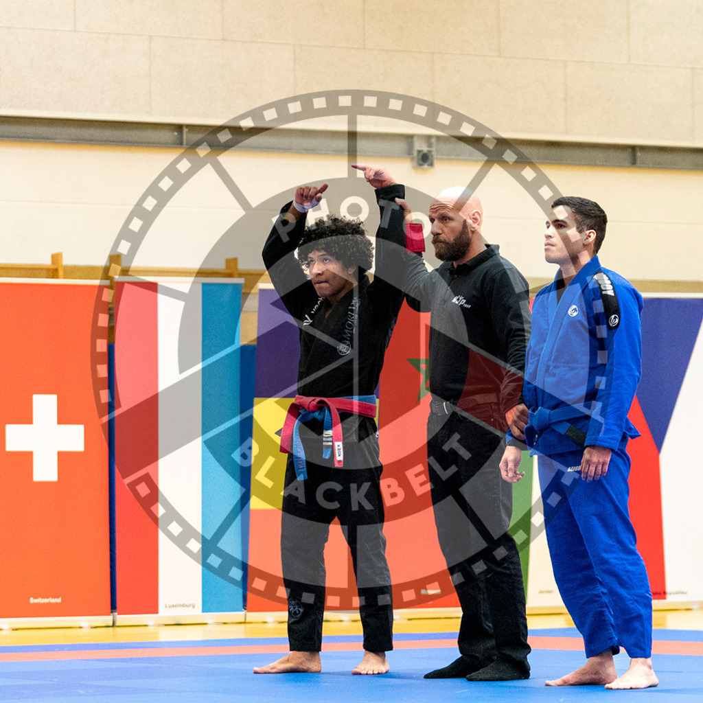 20231118PBB10287 | Fighters compete during the AJP Tour 600 Frankfurt Championship in Frankfurt/Main, Germany, on November 18, 2023.