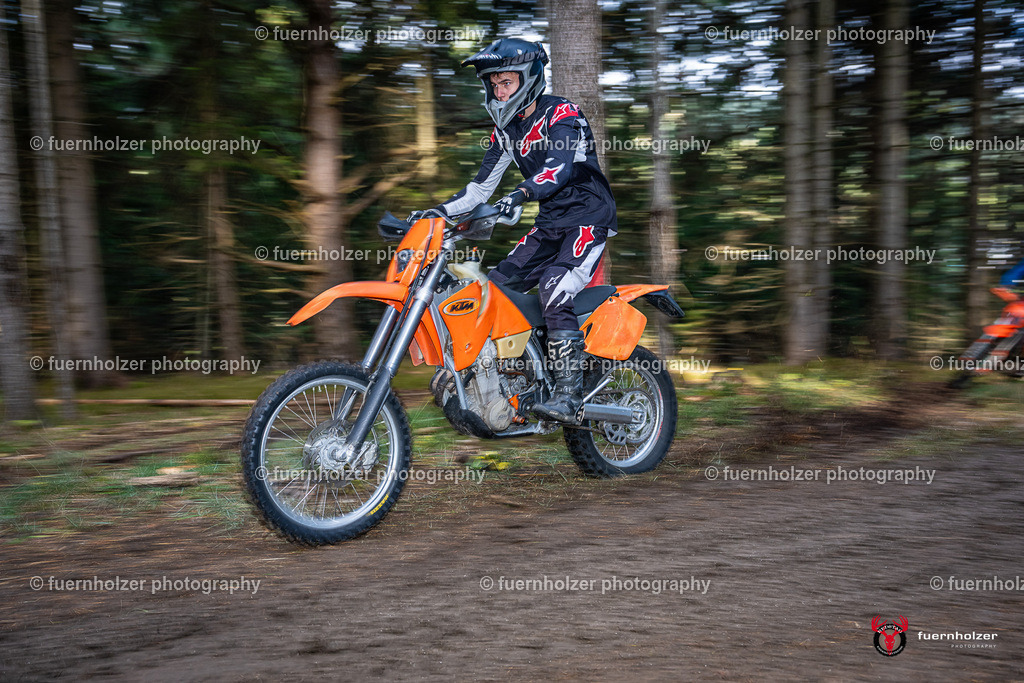 fuernholzer_251026-C1-135 | Fotografische Impressionen von der Red Stag Enduro Extreme by fuernholzer-photography.com. Endurosport in Österreich fotografisch festgehalten von fuernholzer. Auftragsfotografie für Private, Gewerbefotos und Industriefotografie. Eventfotografie, Sportfotografie und Motorsportfotografie. Anbieter von Fotoworkshops, Fototraining, fotografischen Vorträgen und Fotoseminaren.