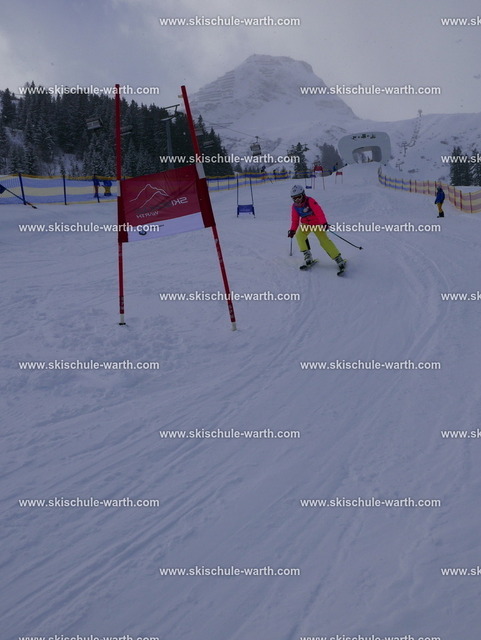Emilia (1) | Photos von der Skischule Warth - Realisiert mit Pictrs.com