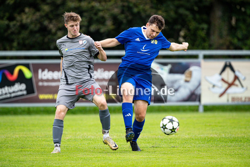 SG SV Eberfing/SV Söchering gegen SG TSV Schäftlarn / SC Baierbrunn | Fußball A-Klasse Herren Oberbayern Zugspitze Gruppe 5 6. Spieltag, SG SV Eberfing/SV Söchering gegen SG TSV Schäftlarn / SC Baierbrunn, 20240908,Duell zwischen Niko GORSKI (SG TSV Schäftlarn/SC Baierbrunn 7) und Nicolas LANGENEGGER (SG SV Eberfing/SV Söchering 3,2024-09-08 in Obersöchering (Sportplatz Obersöchering), Niko GORSKI (SG TSV Schäftlarn/SC Baierbrunn 7), Nicolas LANGENEGGER (SG SV Eberfing/SV Söchering 3Copyright: WolfgangxLindner www.foto-lindner.de / shop.foto-lindner.de