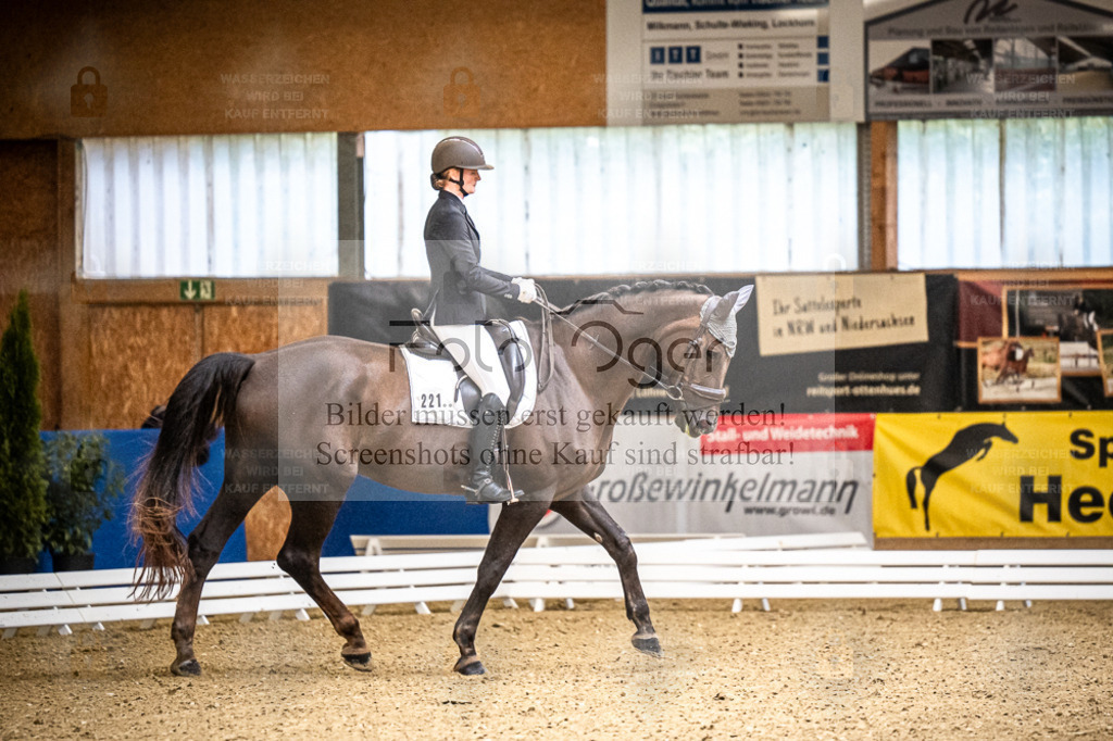 DOS_2366 | Entdecke hochwertige Reitturnierfotos von Foto Oger. Professionell, emotional und authentisch – jetzt Lieblingsmomente im Shop bestellen. - Realisiert mit Pictrs.com