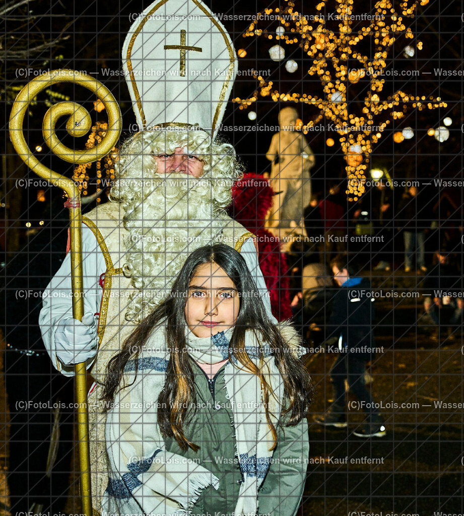 ALP7699_Wieselburger Advent_Nikolaus | (C)FotoLois.com, Alois Spandl, Wieselburger Advent im Schlosspark, Besuch durch den Hl. Nikolaus und seinen Krampussen, Sa 3. Dezember 2022.