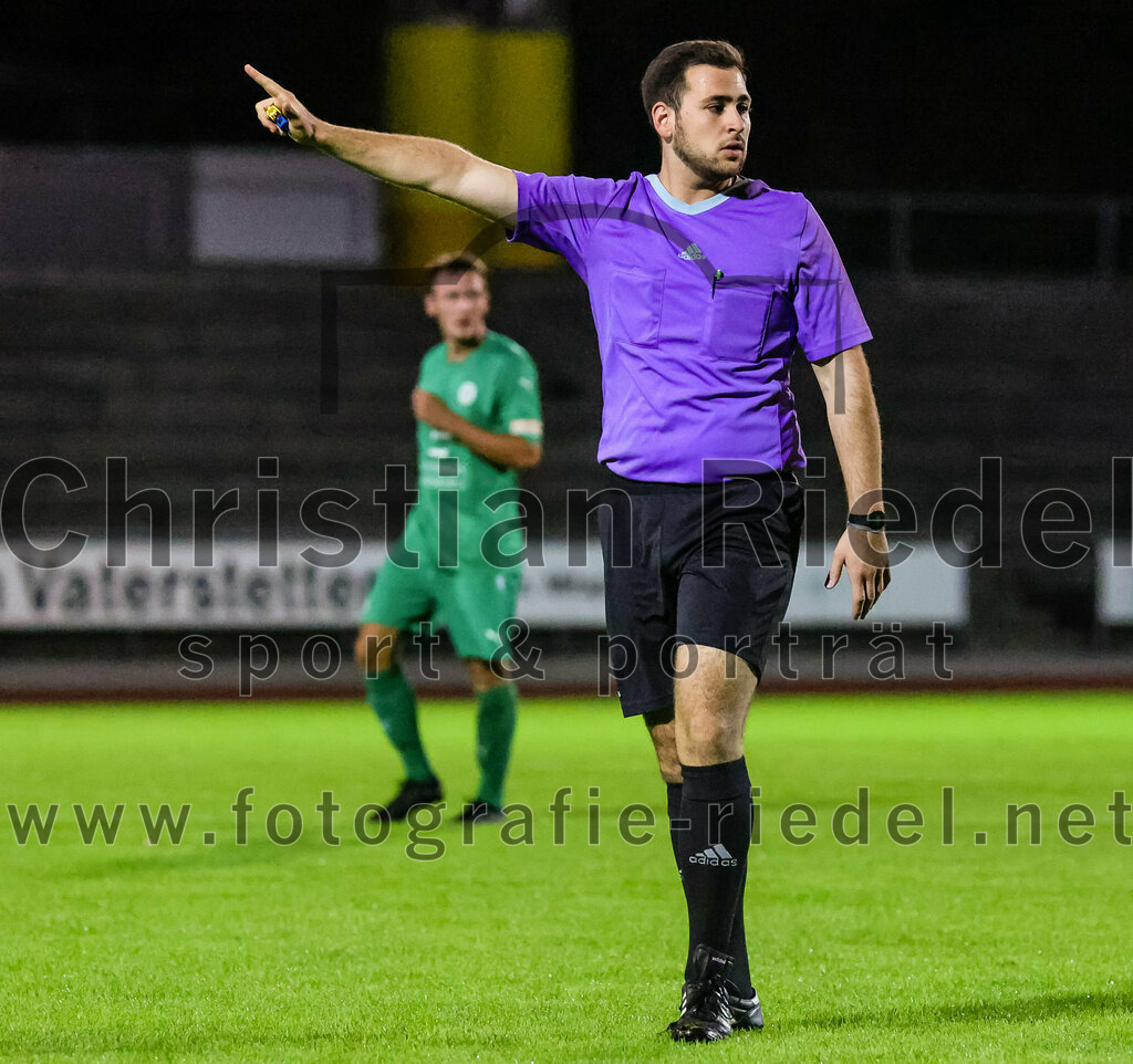 2023-09-01_030_SC_Baldham-Vaterstetten_gegen_TSV_1877_Ebersberg | Vaterstetten, Deutschland, 01.09.2023:
Fußball, Kreisliga 2023 / 2024, 3. Spieltag, SC Baldham-Vaterstetten gegen TSV 1877 Ebersberg, Ergebnis: 1:2

Schiedsrichter Vincent Hauff

Foto: Christian Riedel / fotografie-riedel.net