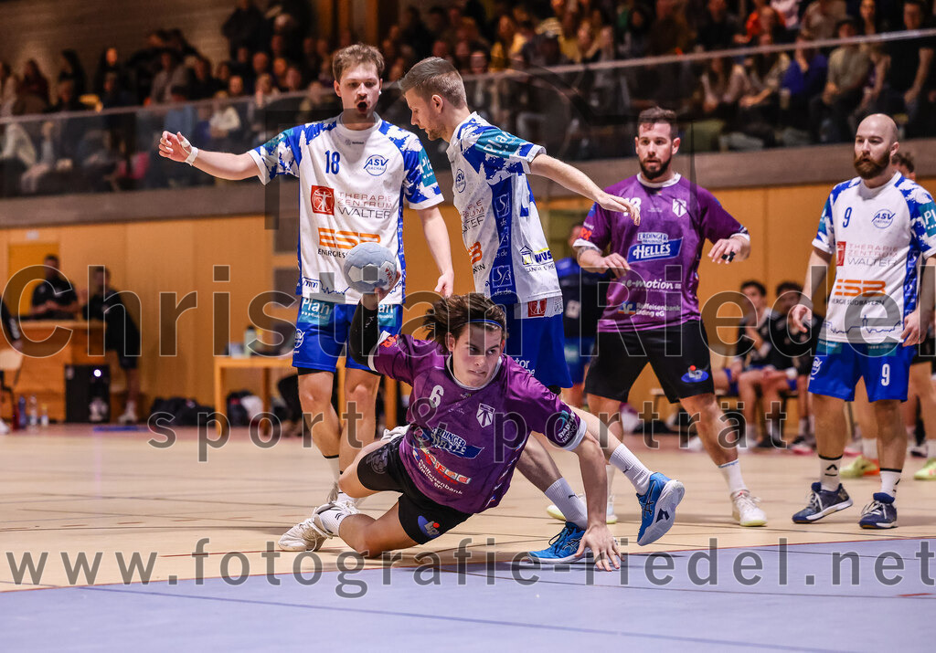 2024-11-24_023_SpVgg_Altenerding_gegen_ASV_Dachau | Erding, Deutschland, 24.11.2024:Handball, Bezirksoberliga Männer 2024 / 2025, 8. Spieltag, SpVgg Altenerding gegen ASV Dachau, Endergebnis: 30:23Moritz Deichl (ASV Dachau, #18), Jabob Köhler (SpVgg Altenerding, #6), Sebastian Forster (SpVgg Altenerding, #13), Sebastian Hölle (ASV Dachau, #9)Foto: Christian Riedel / fotografie-riedel.net