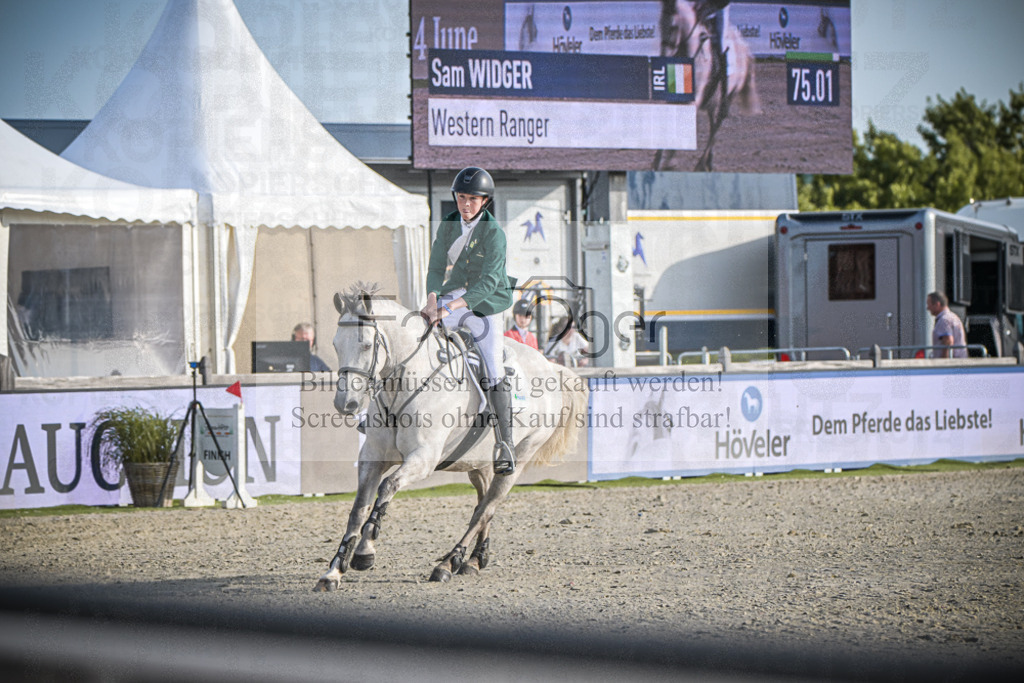 DOS_8165 | Entdecke hochwertige Reitturnierfotos von Foto Oger. Professionell, emotional und authentisch – jetzt Lieblingsmomente im Shop bestellen.Deutschlandweite Turnierfotografie. - Realisiert mit Pictrs.com