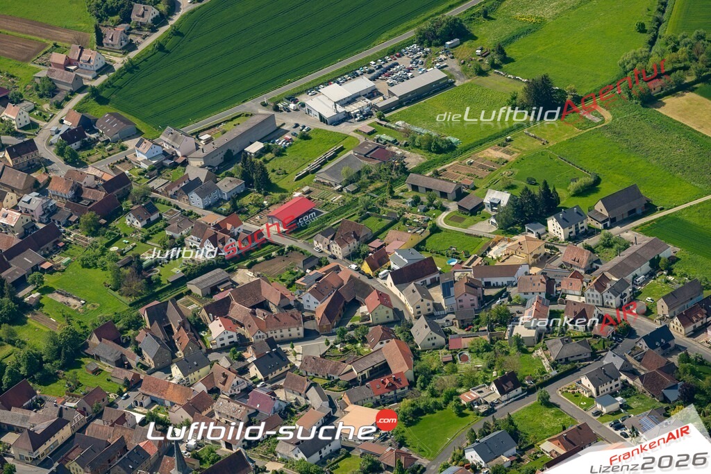 Das Luftbild zeigt : Schwebenried Arnstein - Die Luftaufnahme wurde 2024 vom UL-Flugzeug aus erstellt ( keine Drohne ) - Hochauflösende Luftaufnahme - Für grossformatige Ausdrucke geeignet. Die Geschenkidee !Mit Lizenz und Bildrechte bestellbar