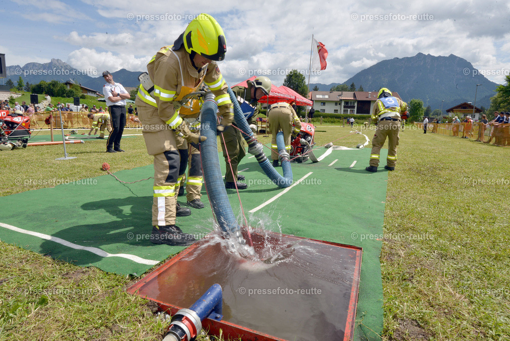 news-2022-Juli09-FF-Nassleistungsbewerb-Hoefen-nik-WTV_3490 | Info aus dem Bezirk Reutte/Ausserfern Tirol sowie eine umfangreiche Bilddatenbank über die gesamte Region: Lechtal, Talkessel Reutte, Tannheimertal, Zwischentoren. Lech, Plansee, Zugspitze, Grenztunnel, B179, Fernpassstraße, Verkehr, Lawinen, Tradition, - Realisiert mit Pictrs.com