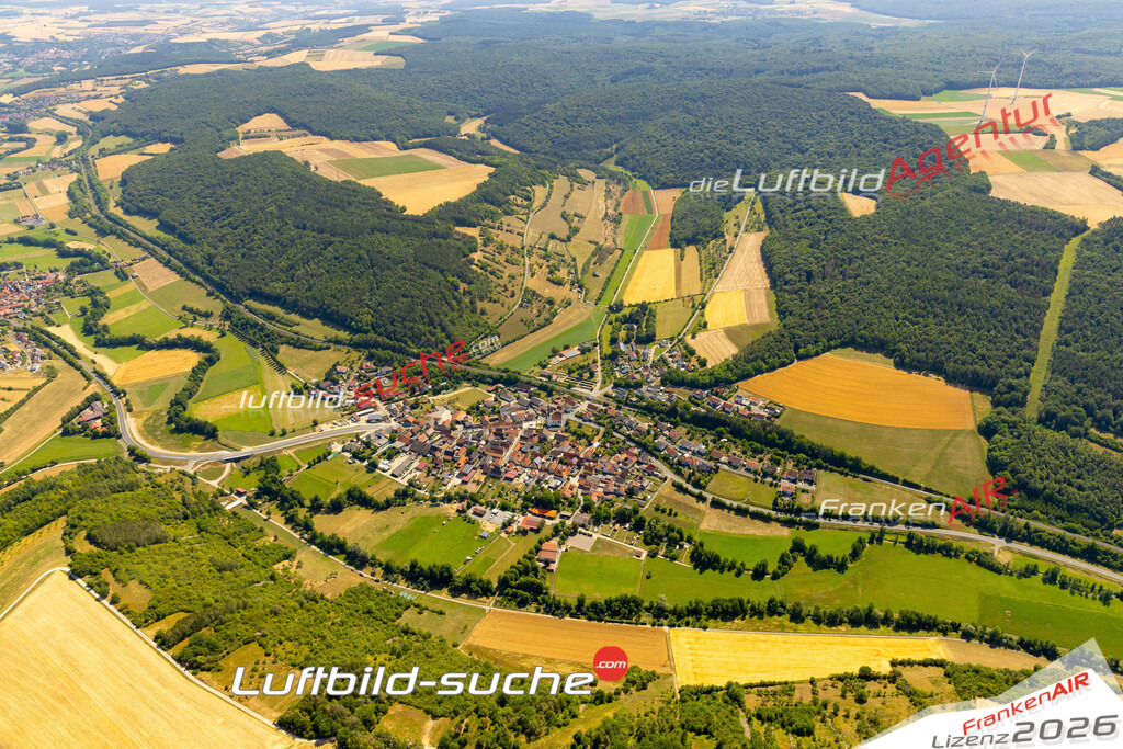 Das Luftbild zeigt : Binsfeld Arnstein - Die Luftaufnahme wurde 2023 vom UL-Flugzeug aus erstellt ( keine Drohne ) - Hochauflösende Luftaufnahme - Für grossformatige Ausdrucke geeignet. Die Geschenkidee !Mit Lizenz und Bildrechte bestellbar