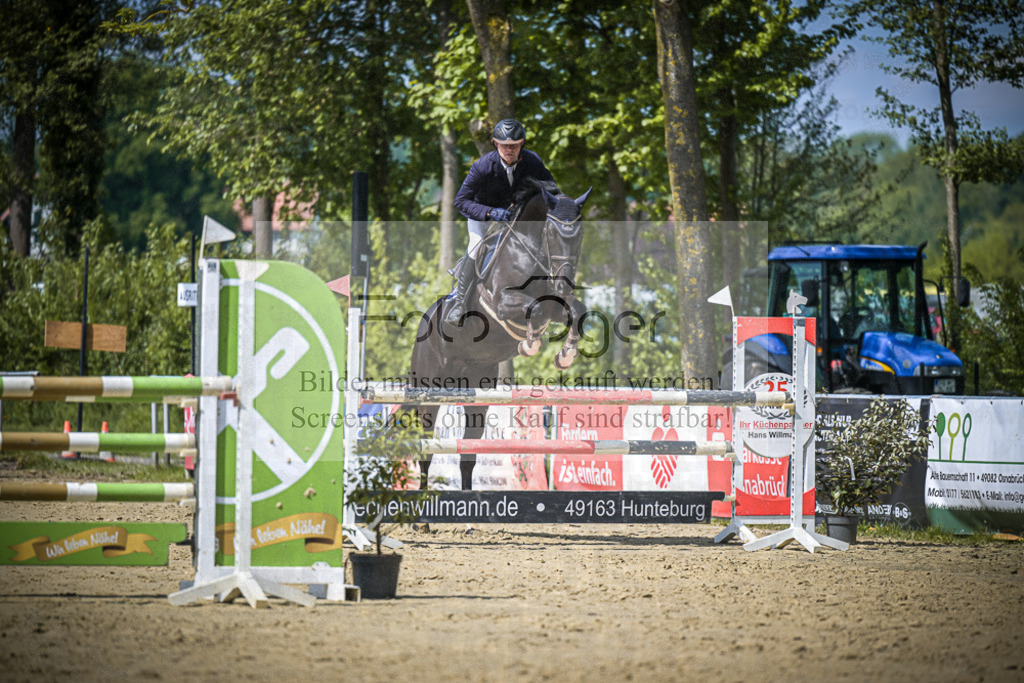 DOS_8686 | Entdecke hochwertige Reitturnierfotos von Foto Oger. Professionell, emotional und authentisch – jetzt Lieblingsmomente im Shop bestellen.Deutschlandweite Turnierfotografie. - Realisiert mit Pictrs.com