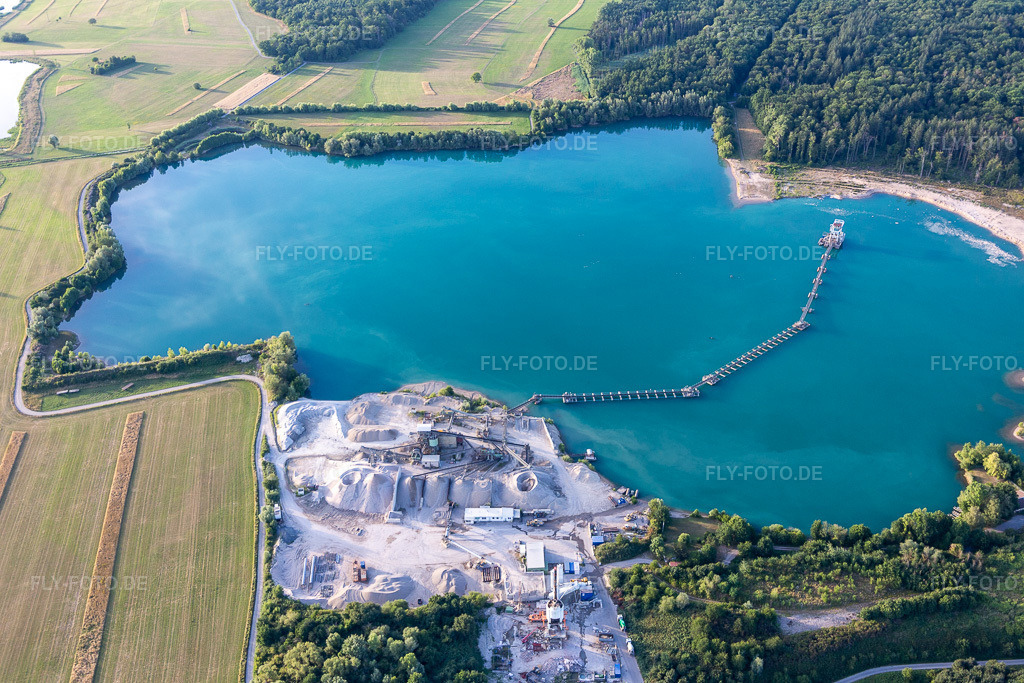 Luftbild: Kiesgrube Karlsdorf-Neuthard mit KRK Karlsdorfer Rheinsand- und Kiesgewinnungs-GmbH im Ortsteil Karlsdorf in Karlsdorf-Neuthard im Bundesland Baden-Württemberg in Deutschland. Foto: IMG_133501.jpg vom 12.07.2022 durch Werner Riehm/FLY-FOTO.deKRK-GMBH.de