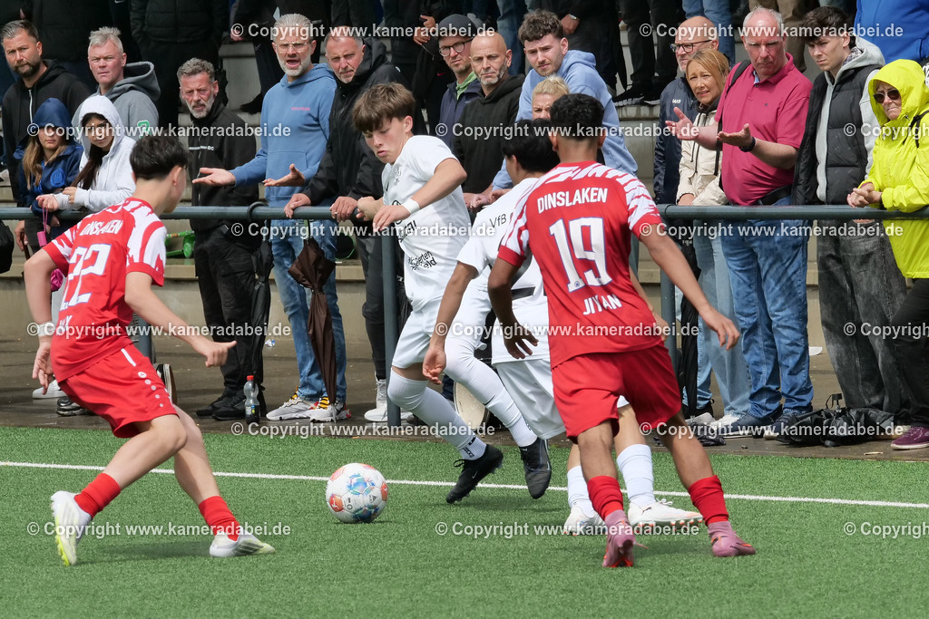 Fußball : C-Junioren : Aufstieg Regionalliga West : SUS 09 Dinslaken - Vfb 03 Hilden am 04.06.2026 in Dinslaken | Fußball : C-Junioren : Aufstieg Regionalliga West : SUS 09 Dinslaken (rotr Trikots)- Vfb 03 Hilden (weiße Trikots) am 04.06.2026 in Dinslaken - Realisiert mit Pictrs.com