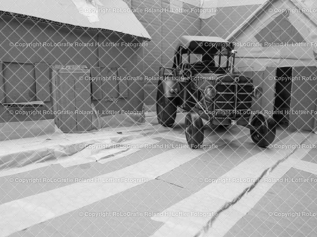 20241105_Modellandschaft mit Fahrzeugen SWoL-8 | Modellfahrzeug in Modellandschaft - Realisiert mit Pictrs.com