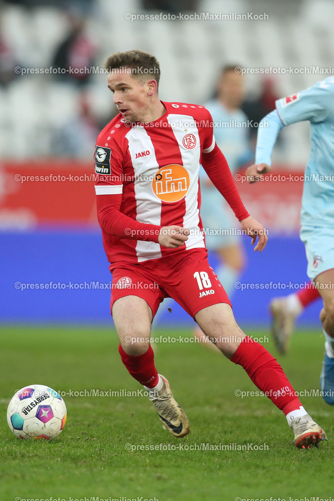 RWE06012402132 | 06.01.2024, Essen, Fußball, Herren, Stadion an der Hafenstraße, Testspiel, Rot-Weiss Essen – 1. FC Köln:  Nils Kaiser (Rot-Weiss Essen). 
DFB regulations prohibit any use of photographs as image sequences and or quasi-video.