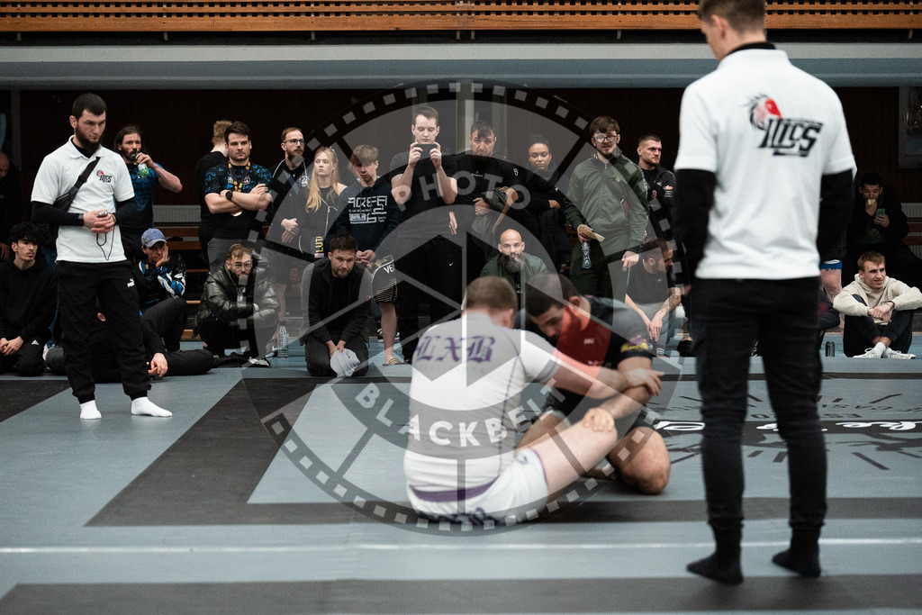 20251129PBB9205 | Fighters compete during the luta livre competition ILLCS XI winter edition on November 29, 2025 in Hannover, Germany.