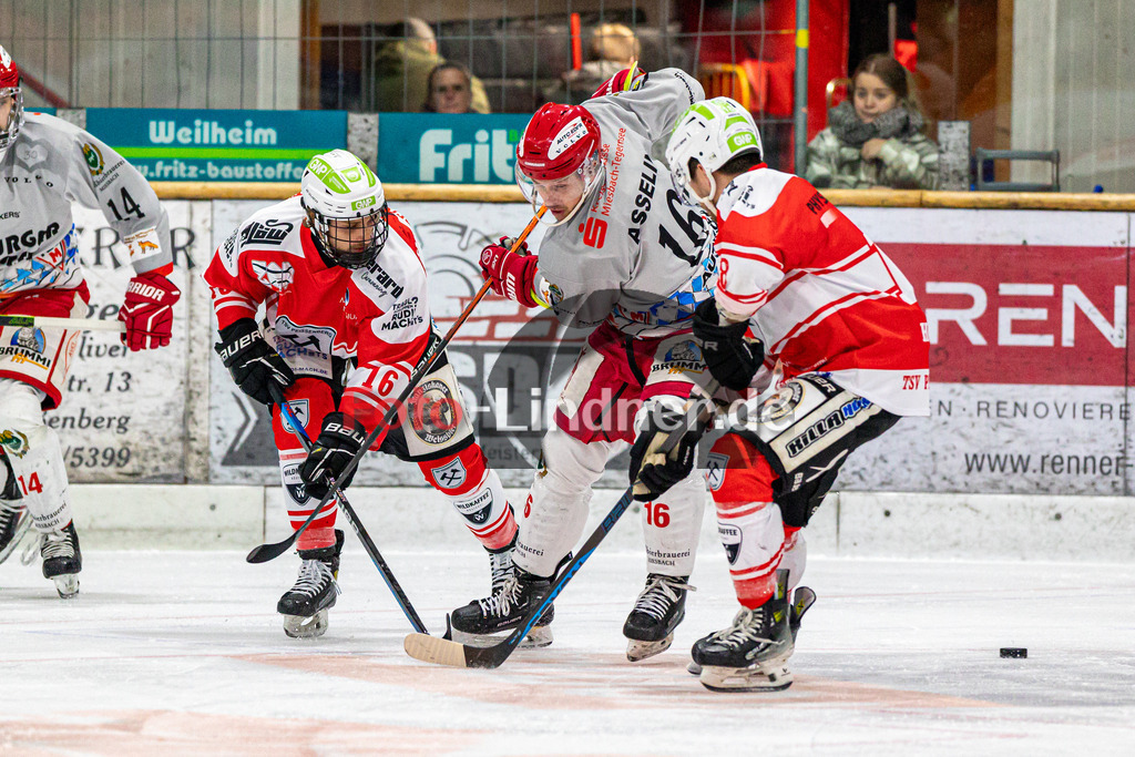Halbfinale Spiel 3 TSV Peißenberg Miners vs TEV Miesbach | Eishockey Bayernliga Playoffs 2023/2024, Halbfinale Spiel 3 TSV Peißenberg Miners vs TEV Miesbach, 20240315,
Patrick ASSELIN (TEV 16) und 16 Christoph FRANKENBERG (Miners 16),
2024-03-15 in Peißenberg (Eisstadion)
Patrick ASSELIN (TEV 16), 16 Christoph FRANKENBERG (Miners 16)
Copyright: WolfgangxLindner foto-lindner.de