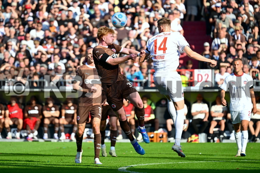 KBS Picture_FCStPauli-Heidenheim_044 | v.l. Wagner Robert (St.Pauli) , Breunig Maximilian (1FCHeidenheim) ,Sportplatz :  Millerntor Stadion, - Realisiert mit Pictrs.com