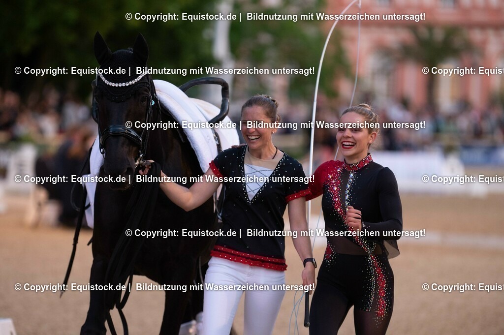 20230527_Voltigieren_NASPA_Flutlicht_0253 | equistock