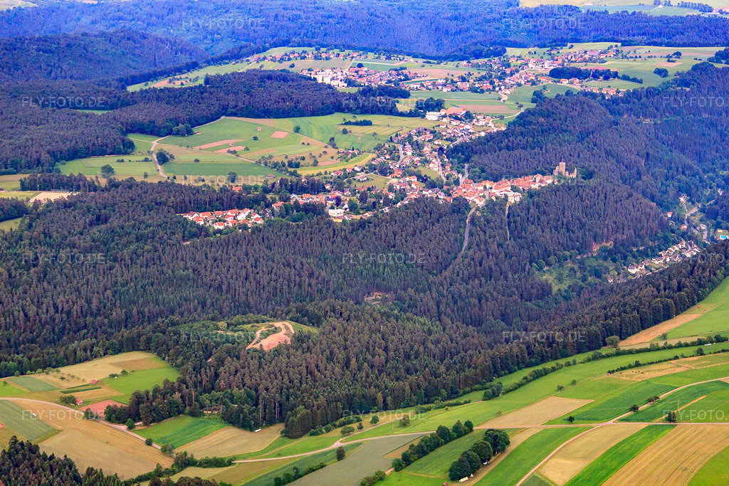 Luftbild: Burg Zavelstein im Ortsteil Zavelstein in Bad Teinach-Zavelstein im Bundesland Baden-Württemberg in Deutschland. Foto: IMG_66806.jpg vom 07.06.2014 durch Werner Riehm/FLY-FOTO.de